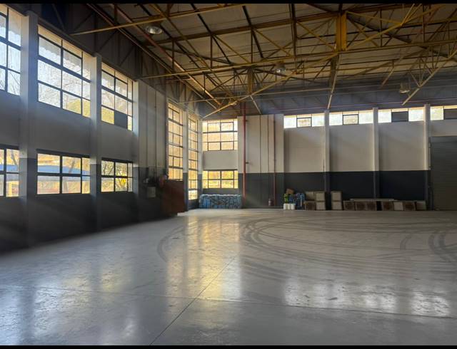 1,271M² WAREHOUSE TO LET IN HERMANSTAD